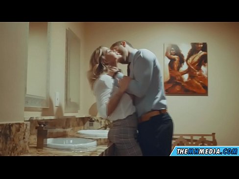 ❤️ Þegar busty ljóska tælir þig á almenningssalerni ❤️ Rússneskt klám á klám is.drpornofilme.ru